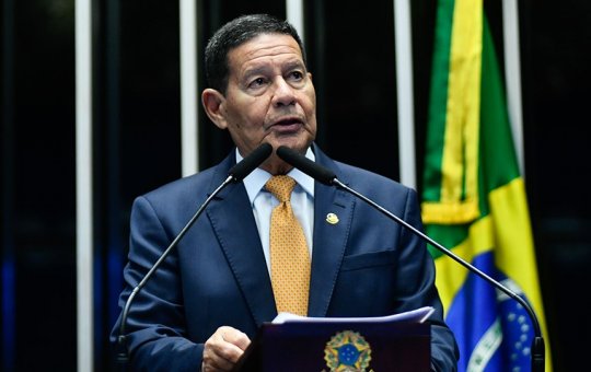 "Bolsonaro não é ameaça para nada nem foi condenado por nada”, diz Mourão sobre prisão 