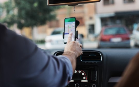 Golpe do perfume reaparece e assusta usuários de apps de transporte, principalmente mulheres