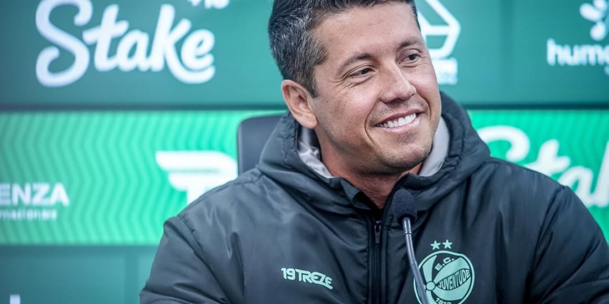 Thiago Carpini em sua apresentação pelo Juventude