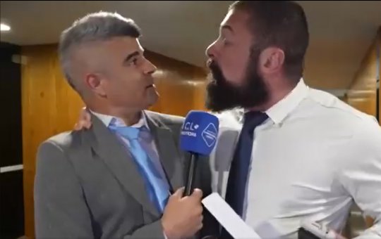 Deputado bolsonarista se exalta e ameaça repórter após ser acusado de agredir mulheres