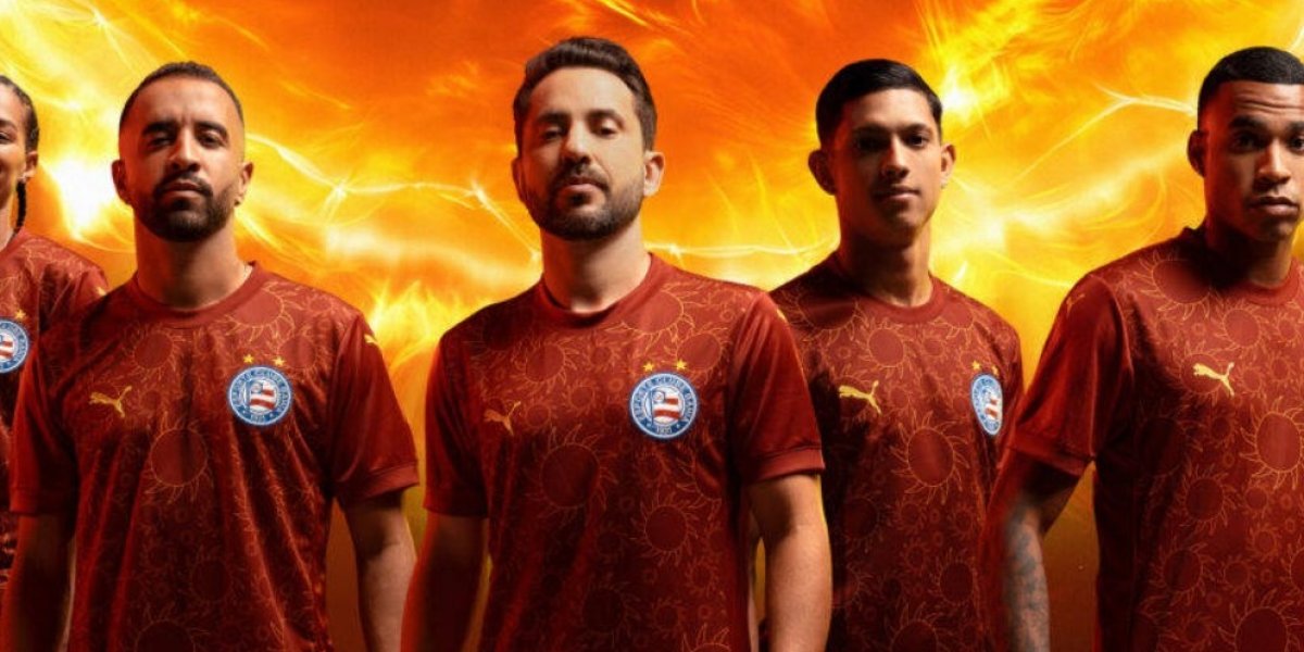 Jogadores do Bahia pousam com nova camisa