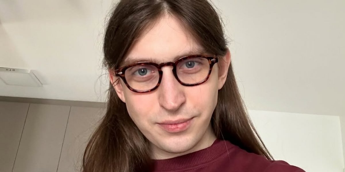 Felca em foto para seu Instagram