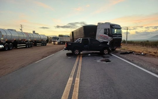 BR-242 registra dois acidentes graves em menos de 24 horas na Bahia