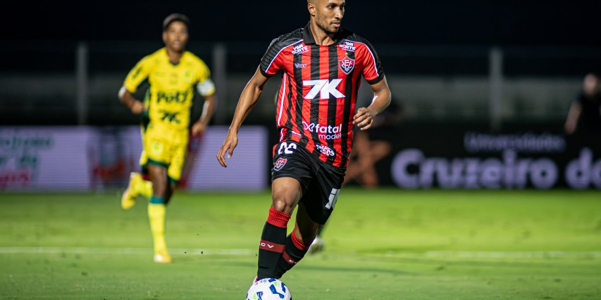 Lucas Braga na sua última partida como titular, contra o Mirassol