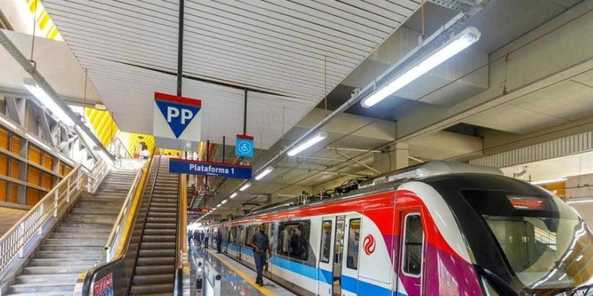 Homem é preso após se masturbar dentro de metrô em Salvador