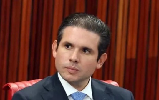 Motta critica Eduardo Bolsonaro e dispara: 'Eu não posso concordar com atitudes que trazem danos a economia do país'
