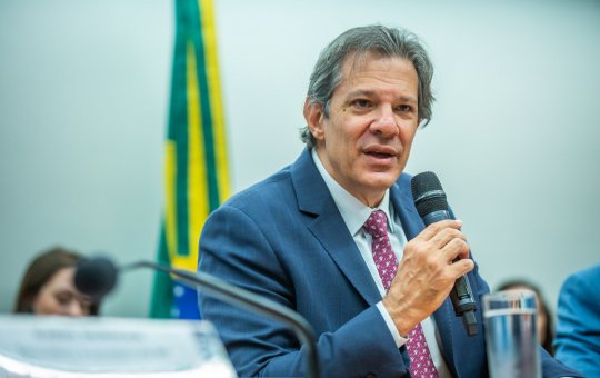EUA cancelam encontro com Haddad para tratar tarifaço após declarações de Eduardo Bolsonaro 