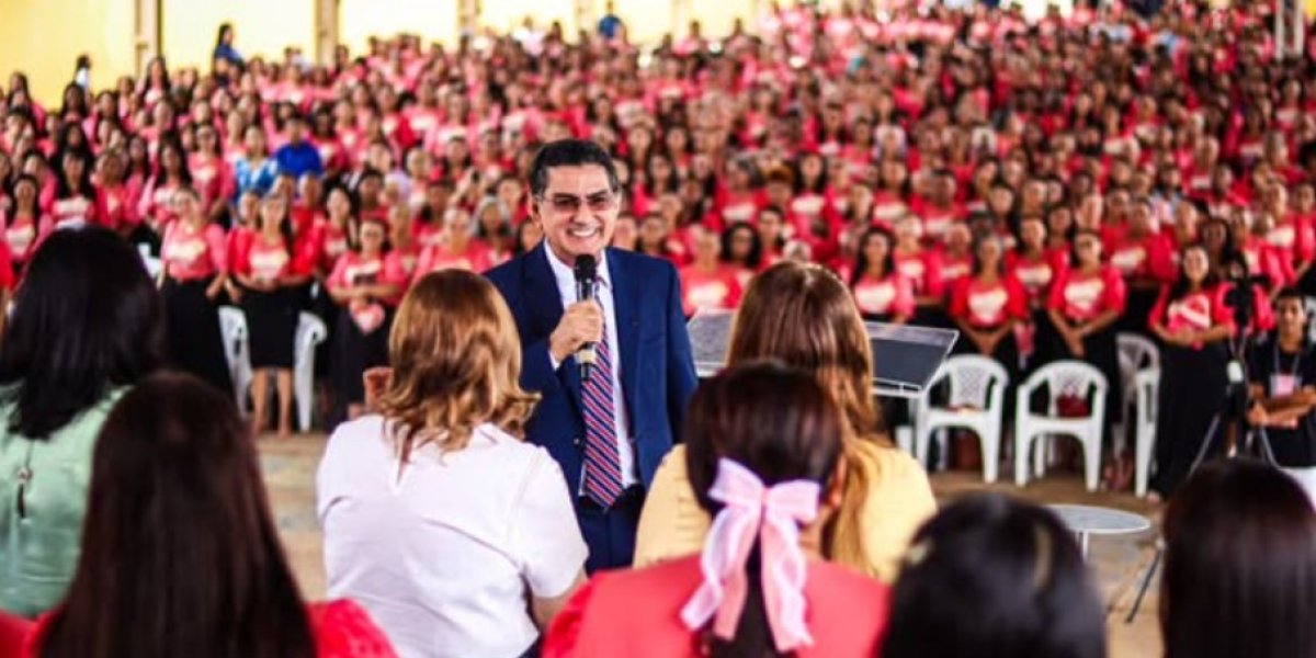 Pastor provoca polêmica ao dizer que “casar com morena é mais barato” durante evento no Pará