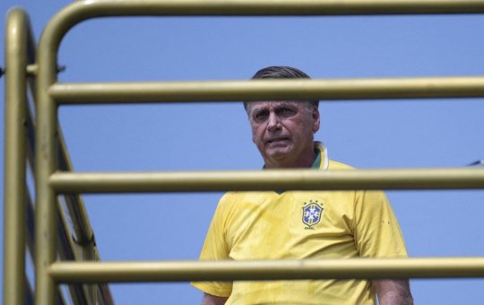 Existe perseguição contra Bolsonaro? Entenda o que levou o ex-presidente à prisão domiciliar