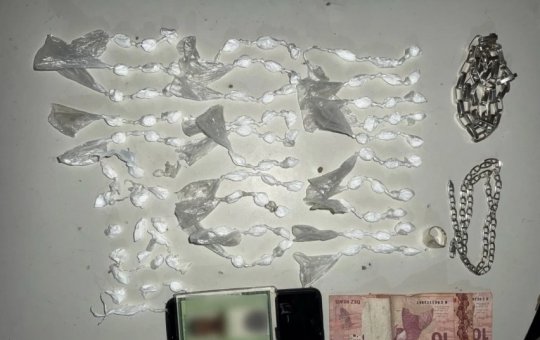 Polícia Militar apreende drogas e prende suspeito por tráfico