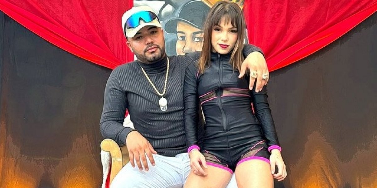 Hytalo Santos ao lado de Kamylinha, uma das adolescentes que participavam das atividades do influenciador