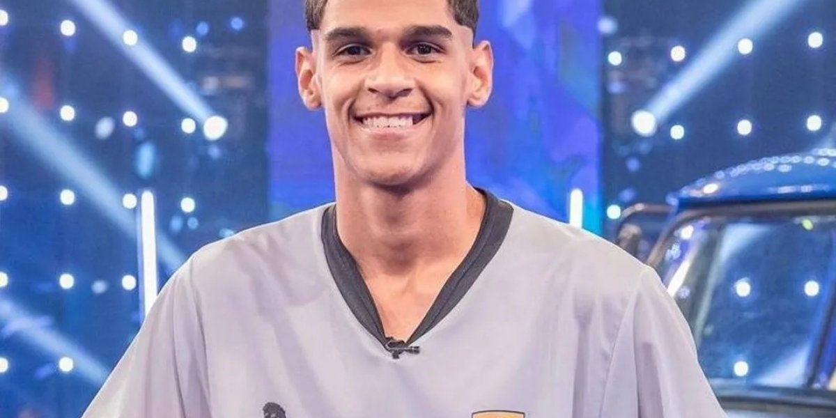 Luva de Pedreiro recebe alta hospitalar e se pronuncia pela primeira vez: 'Só foi um susto'