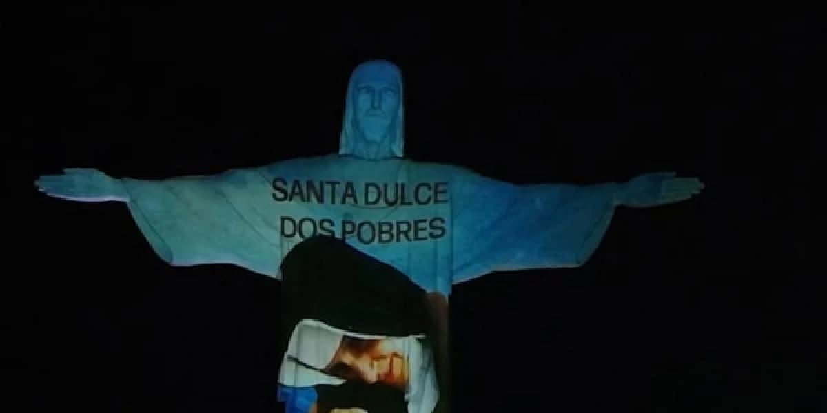 Homenagem do Cristo Redentor a Irmã Dulce 