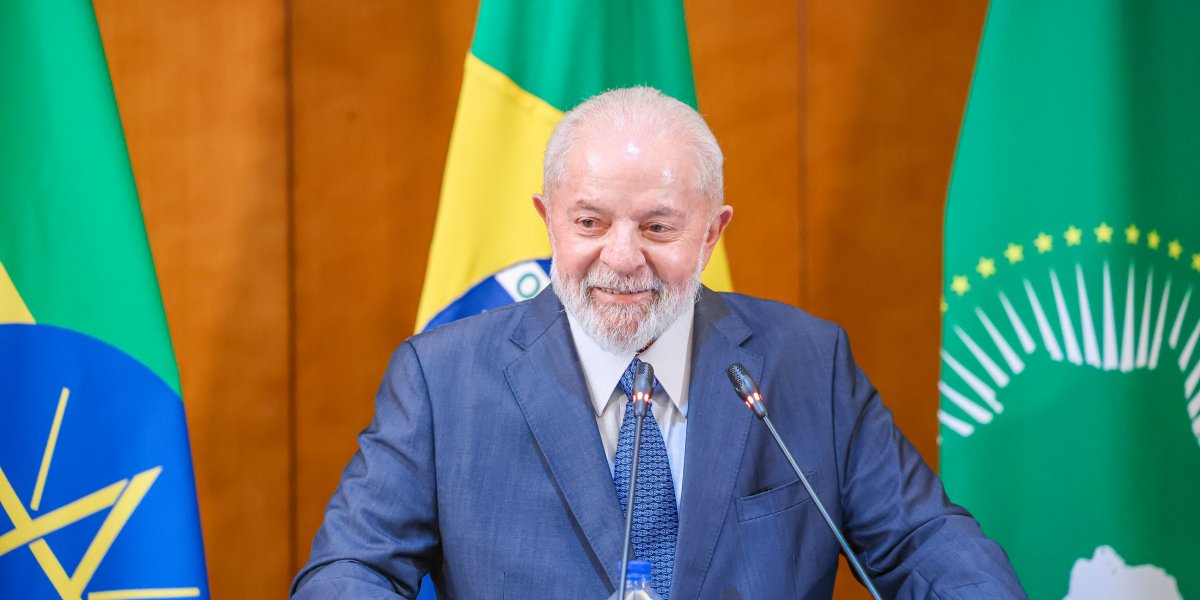 Presidente Lula divulga vídeo correndo no Planalto e reforça imagem de vitalidade