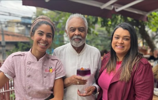 Bela Gil revela conversa com Preta Gil: 'Posso engravidar para você'