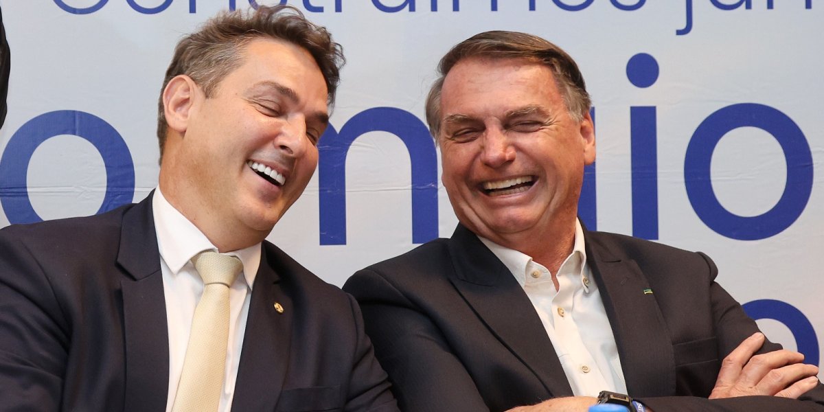 Deputado Zucco ao lado do ex-presidente Jair Bolsonaro