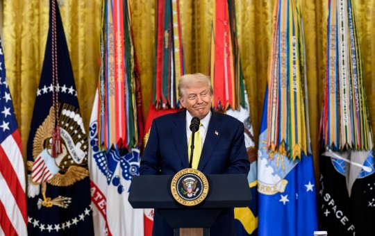 Donald Trump diz que Brasil é 'péssimo parceiro comercial' e que Bolsonaro sofre 'execução política'