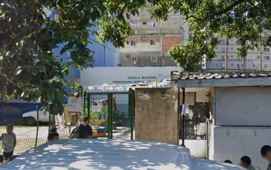 Criança de 7 anos é atingida por bala perdida em escola no Rio de Janeiro