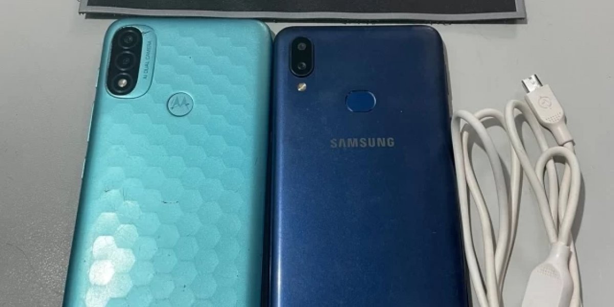 Polícia flagra mulher tentando entrar em presídio com dois celulares