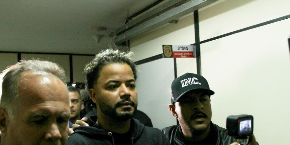 Fãs protestam em SP contra prisão de Hytalo Santos, acusado de crimes sexuais