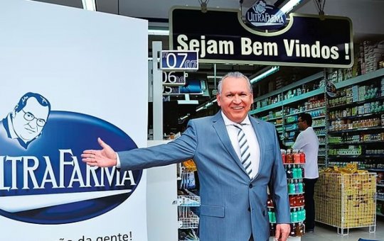 Dono da Ultrafarma e diretor da Fast Shop são libertados após prisão na Operação Ícaro