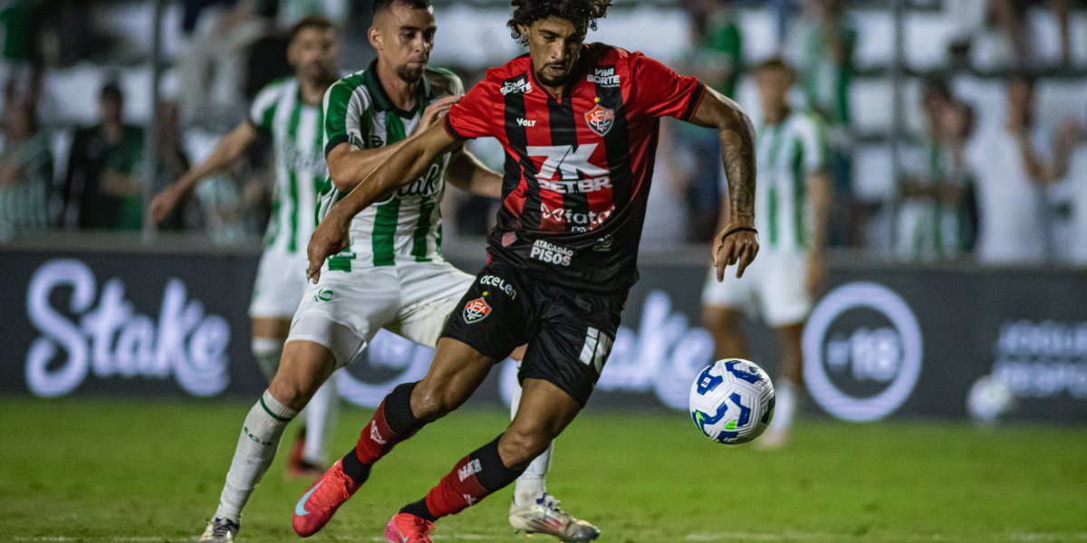 Fabri disputa bola