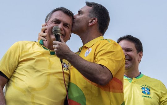 Flávio Bolsonaro afirma que EUA podem rejeitar resultado das eleições sem presença do pai em 2026