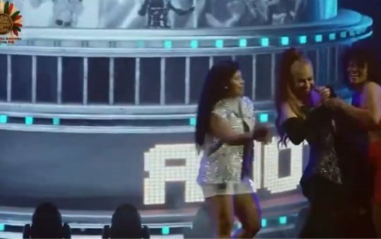 Joelma se desentende com fã em show no Amazonas