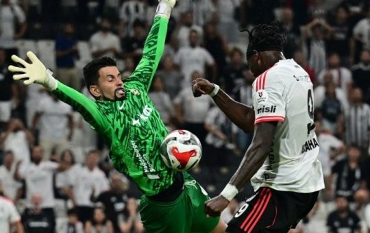 Em novos ares, Marcos Felipe brilha com grandes defesas em estreia por clube turco