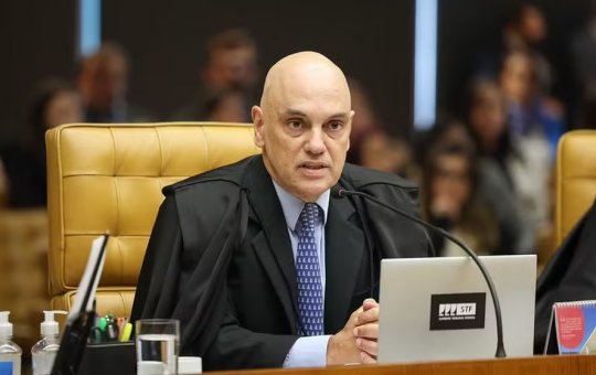 Moraes afirma em entrevista que não vai "recuar nem um milímetro" no processo contra Bolsonaro