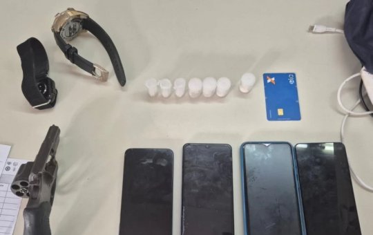 Cinco suspeitos são presos com arma e drogas em Salvador