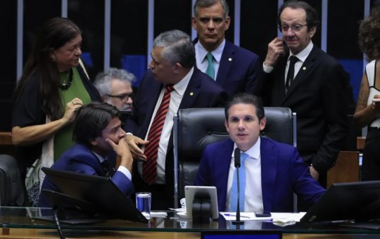  Câmara deve votar nesta semana o PL da Adultização que regula acesso de menores às redes sociais