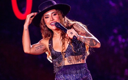 Lauana Prado relata susto em voo após porta de aeronave se abrir: "Foram minutos de desespero"