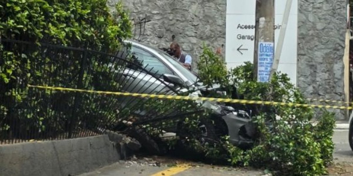 Imagem do carro modelo Chevrolet em acidente