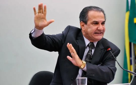 "Vai ter que me prender pra me calar", afirma Silas Malafaia após ser alvo de operação da PF