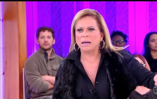 Casos de Família termina em agressão e apresentadora pede prisão de convidado