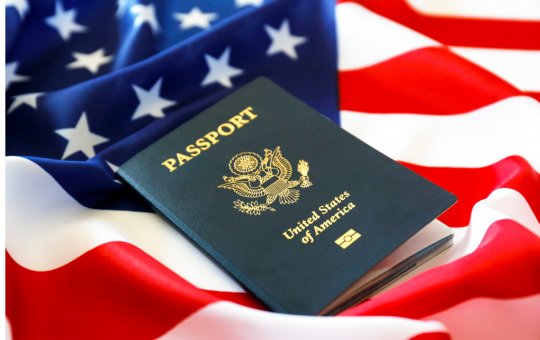 Governo dos Estados Unidos analisa a possibilidade de cassar vistos de estrangeiros