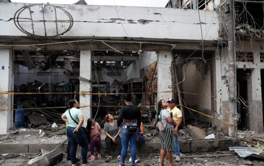 Lula chega à Colômbia em meio a ataques terroristas no país