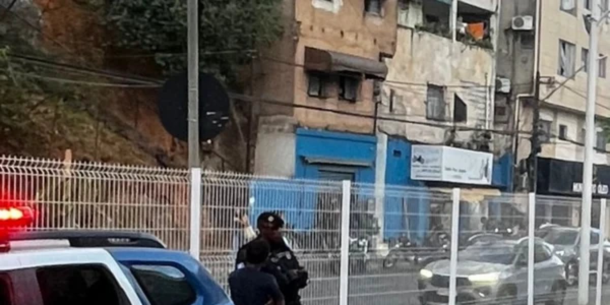 Homem é preso após perseguir mulher em estação do BRT em Salvador