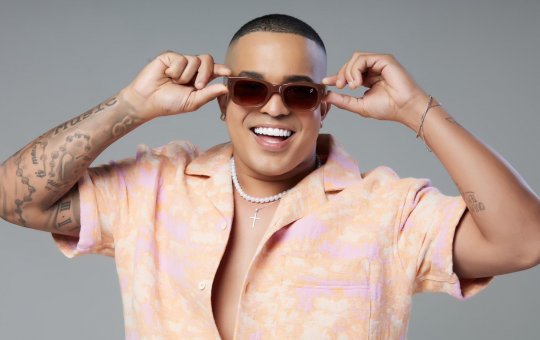 Renanzinho CBX lança novo single 'Deus Que Me Deu' com clipe gravado na Cidade Baixa