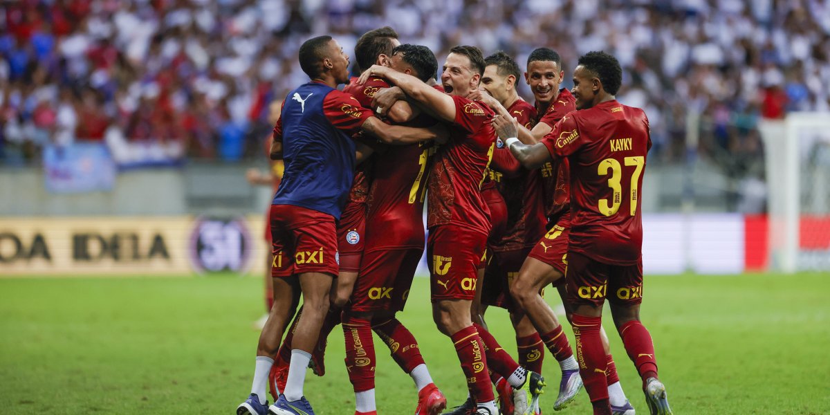 Sob os olhos da Seleção, Juba brilha e Bahia vence o Santos na Fonte Nova