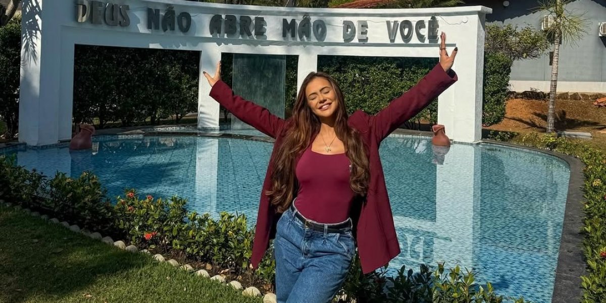 Mirela Janis em foto postada em seu Instagram