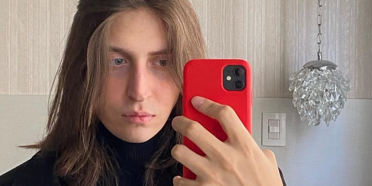 Felca em foto em suas redes sociais