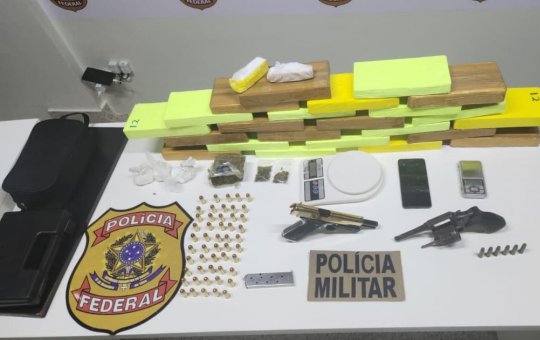 PM, PF e PRF desarticulam local de armazenamento de drogas em Barreiras e apreendem 27 kg de cocaína