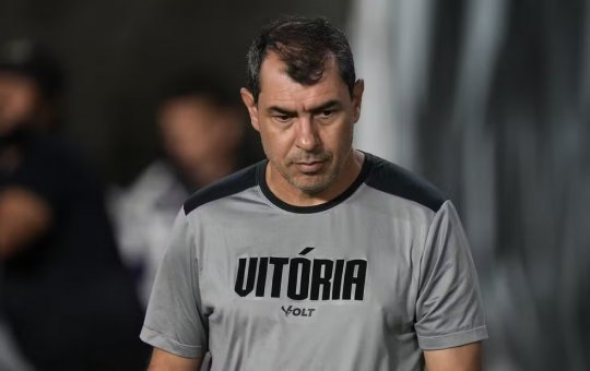 Vitória demite Fábio Carille após goleada histórica sofrida no Maracanã