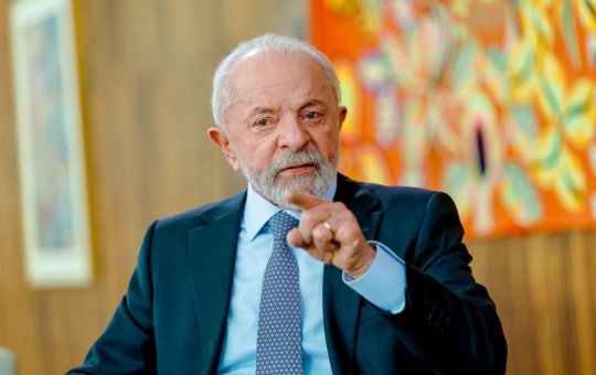 Lula acusa Eduardo Bolsonaro de “traição à pátria” e critica atuação do deputado nos EUA