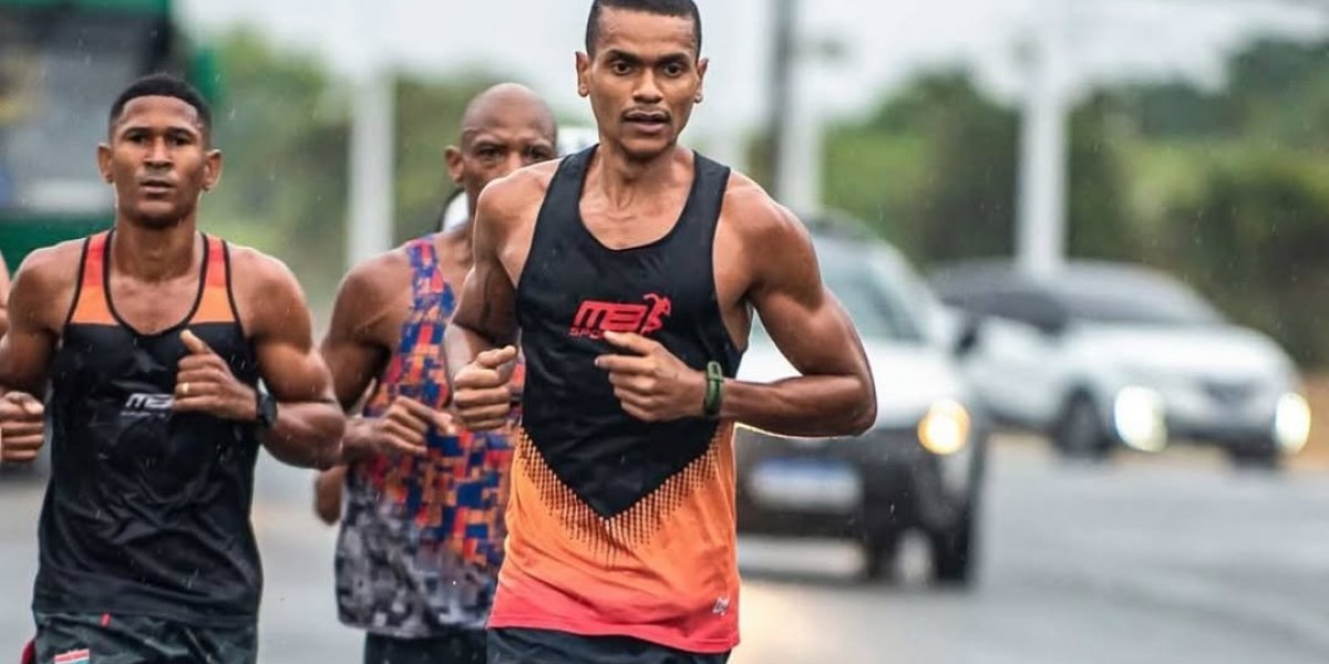 Emerson correndo em competição