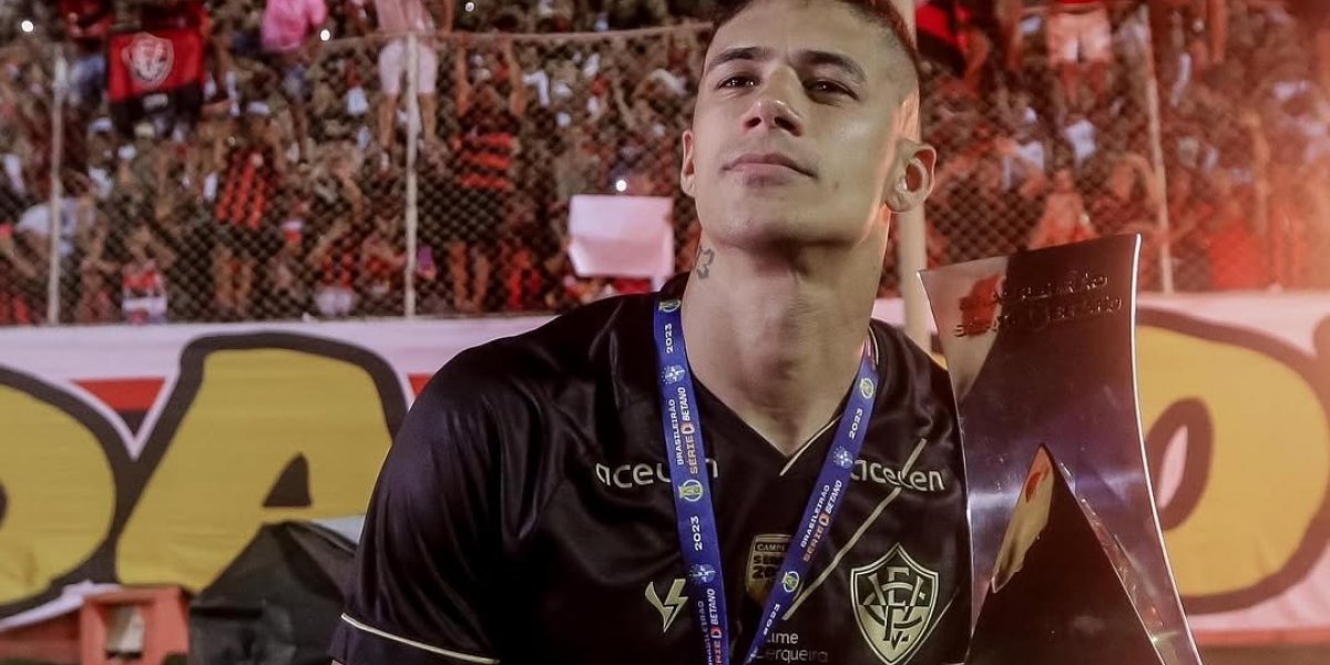 Camutanga comemorando título da Série B