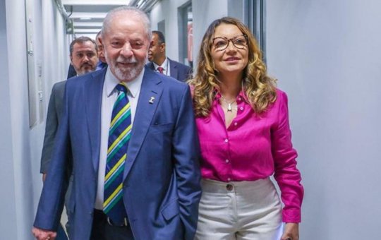 Lula parabeniza Janja no aniversário de 59 anos: “Sempre ao meu lado”