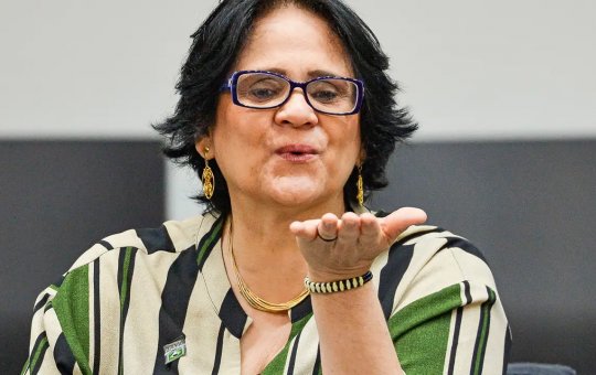 Senadora Damares Alves revela que está com câncer: 'Muita coragem'